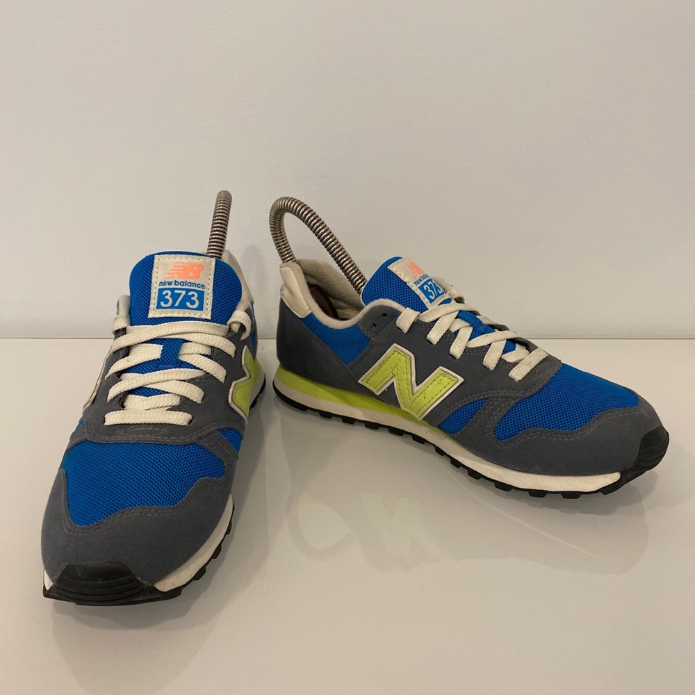 New Balance 373 Sneakers Size 7 Women 2014 Originals. Excellent Condition